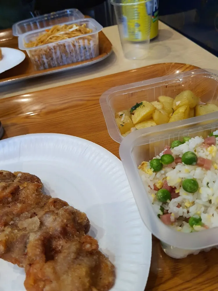 Riz Cantonnais Brochettes Poulet Nouilles Saut